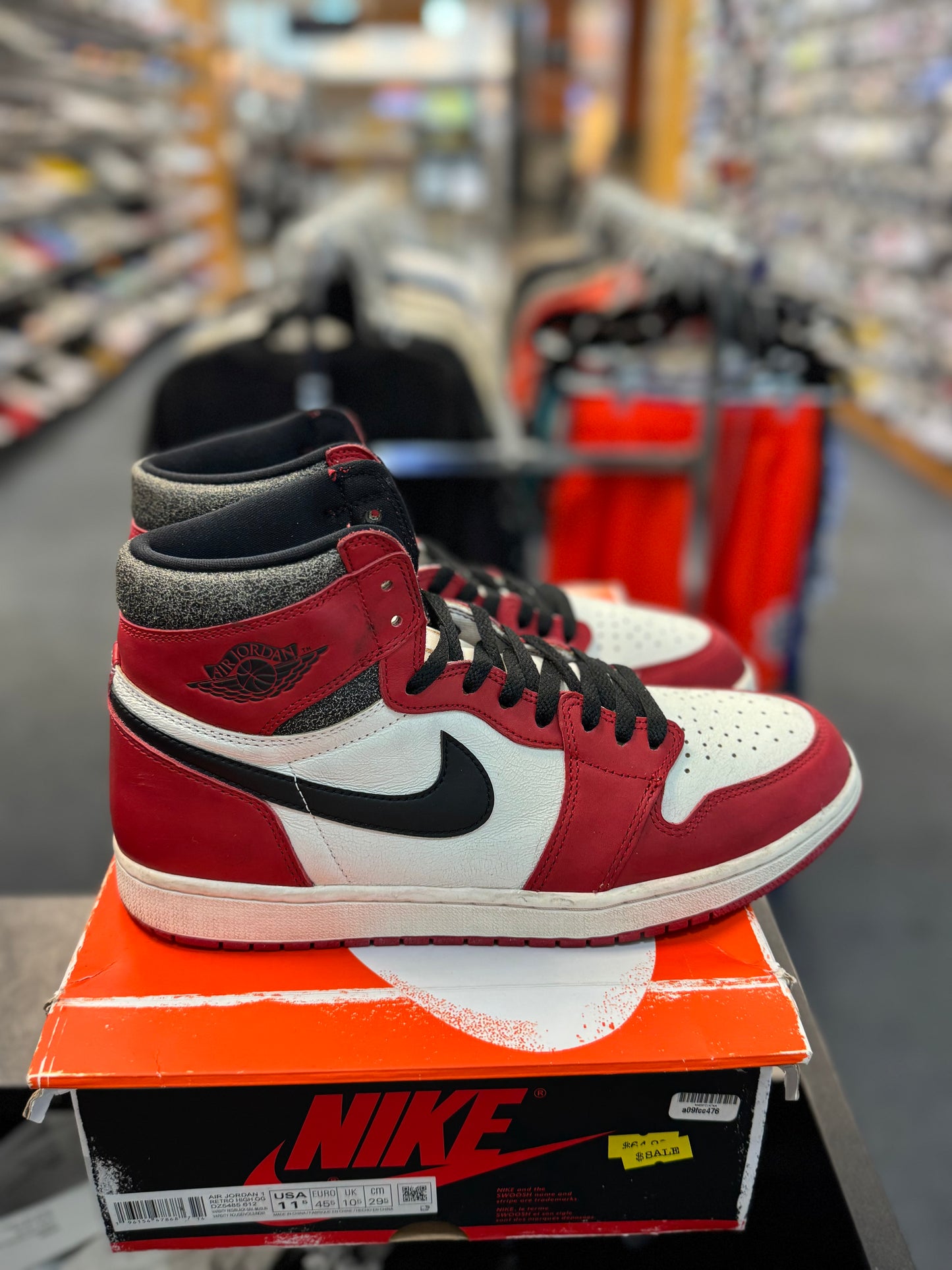 *USED* Jordan 1 Retro High OG Chicago Lost and Found