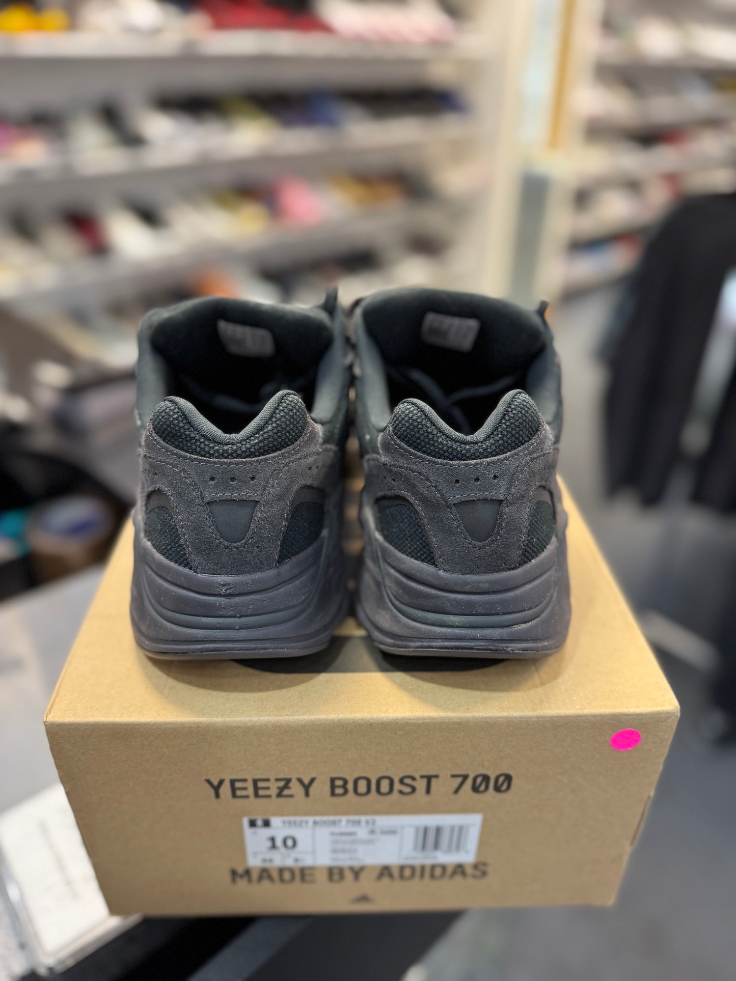 *USED* adidas Yeezy Boost 700 V2 Vanta