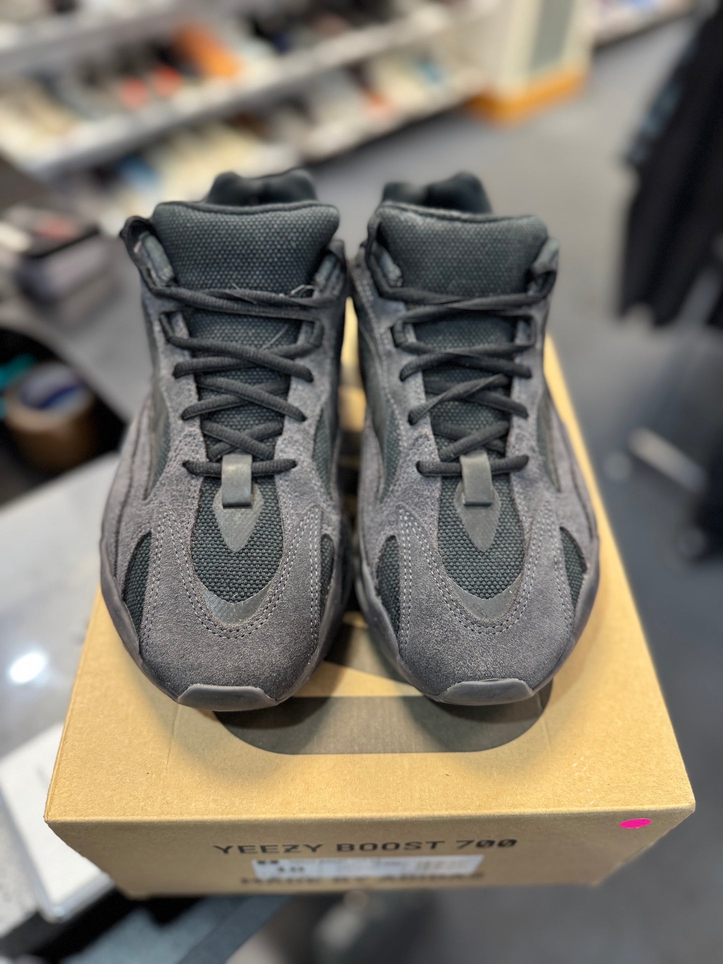 *USED* adidas Yeezy Boost 700 V2 Vanta