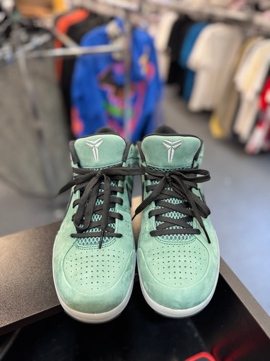 *USED* Nike Kobe 4 Protro Girl Dad