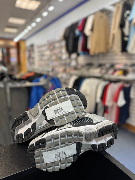 *USED* Nike Zoom Vomero 5 Metallic Silver Black