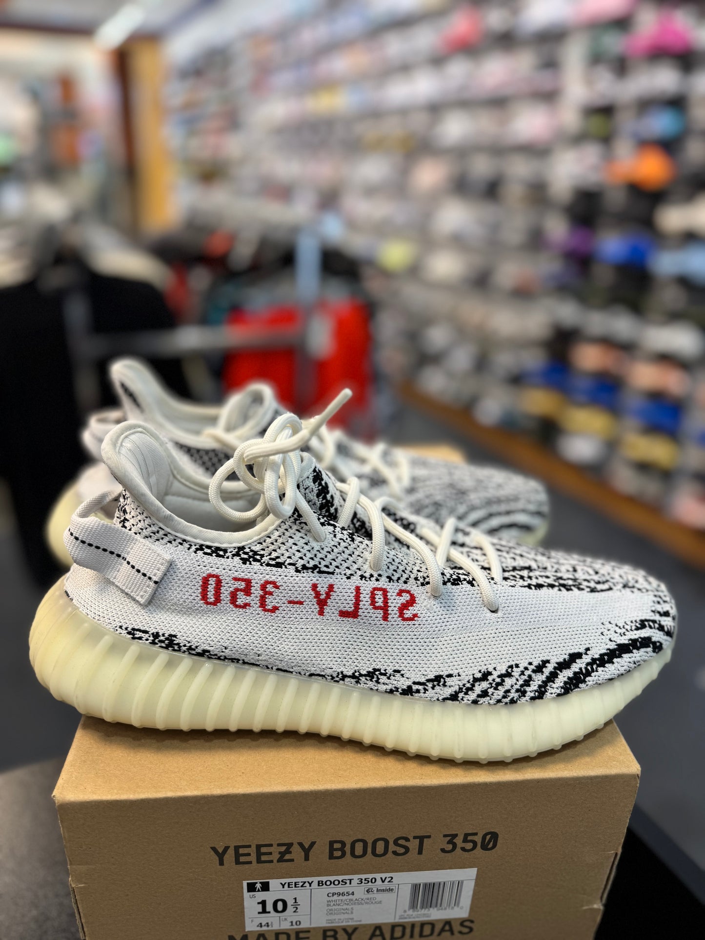 *USED* adidas Yeezy Boost 350 V2