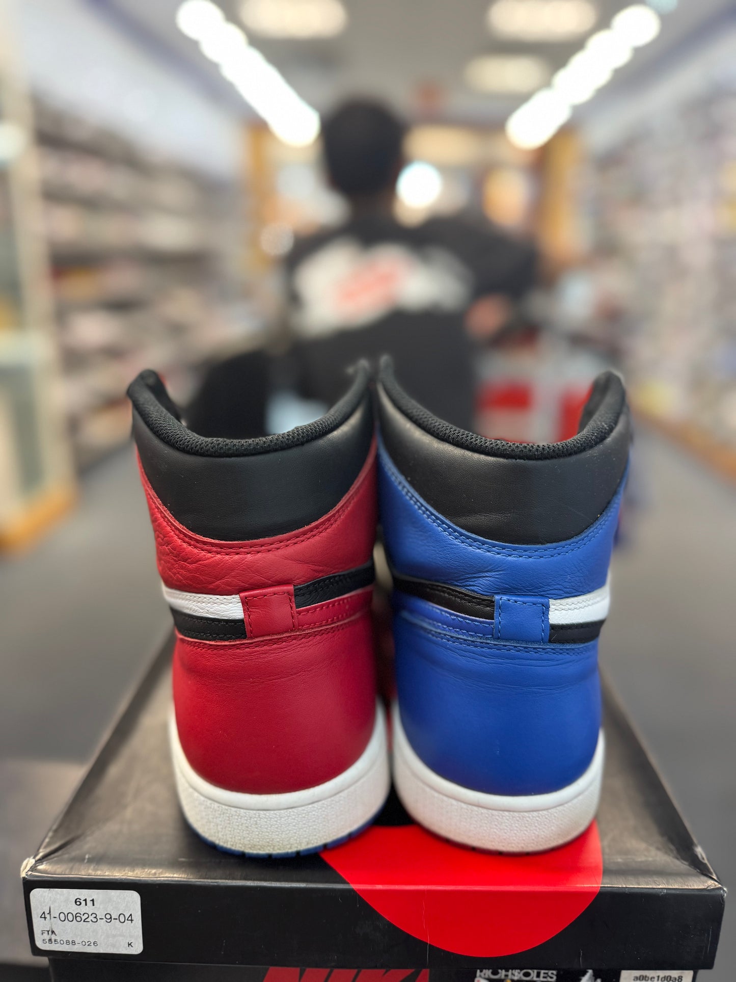 *USED* Jordan 1 Retro Top 3