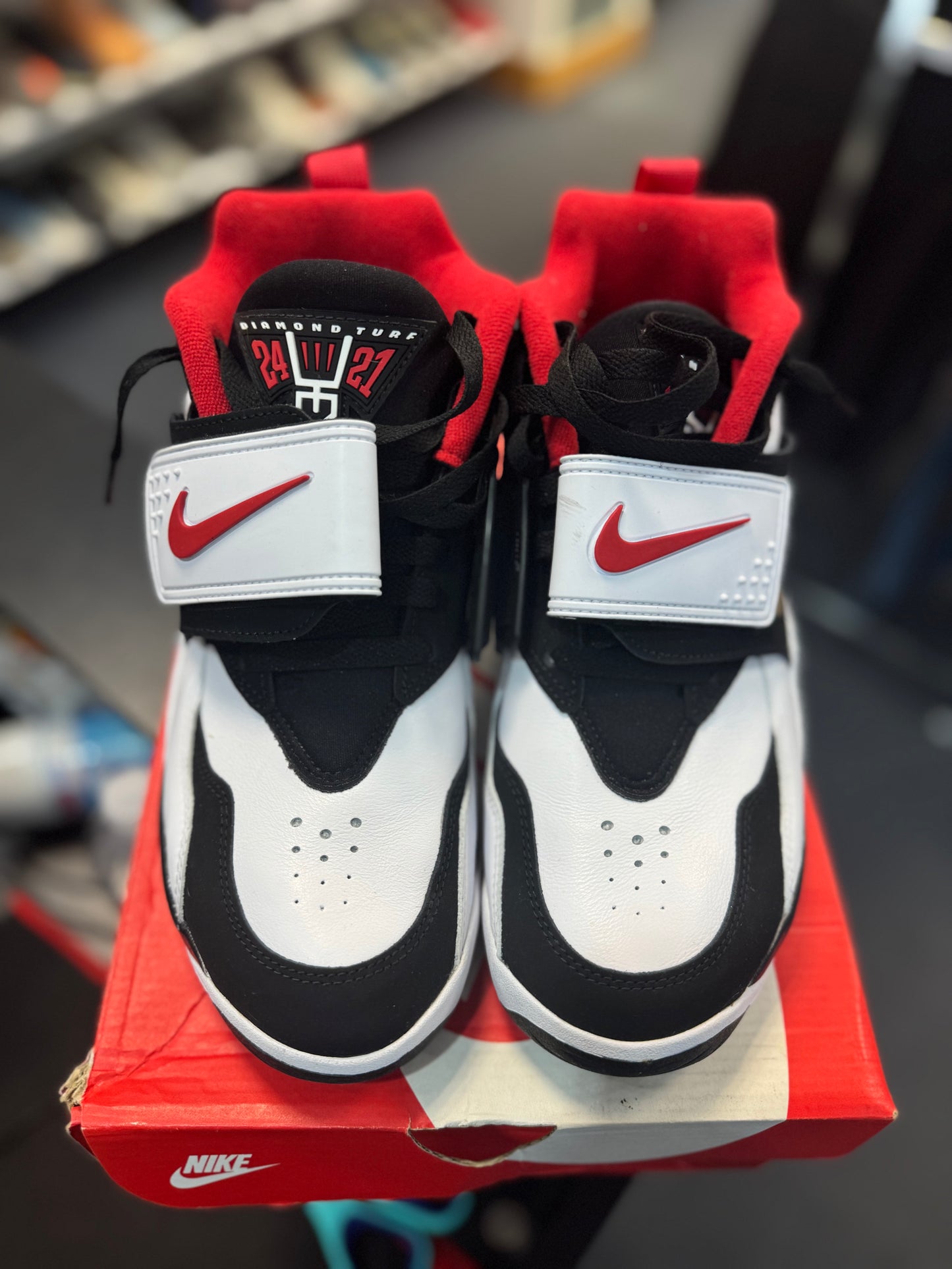 *USED* Nike Air Diamond Turf 49ers (2025)