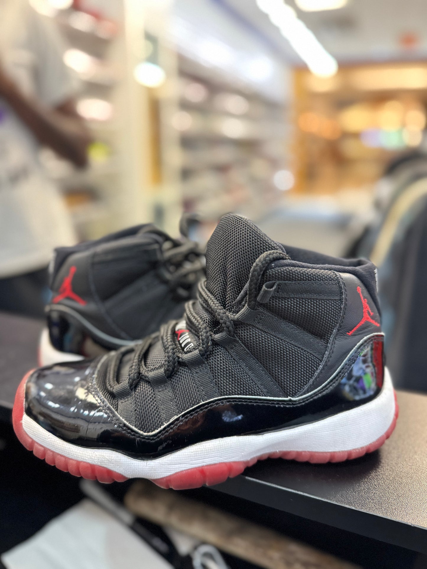 *USED* Jordan 11 Retro Playoffs Bred (2019) (GS)