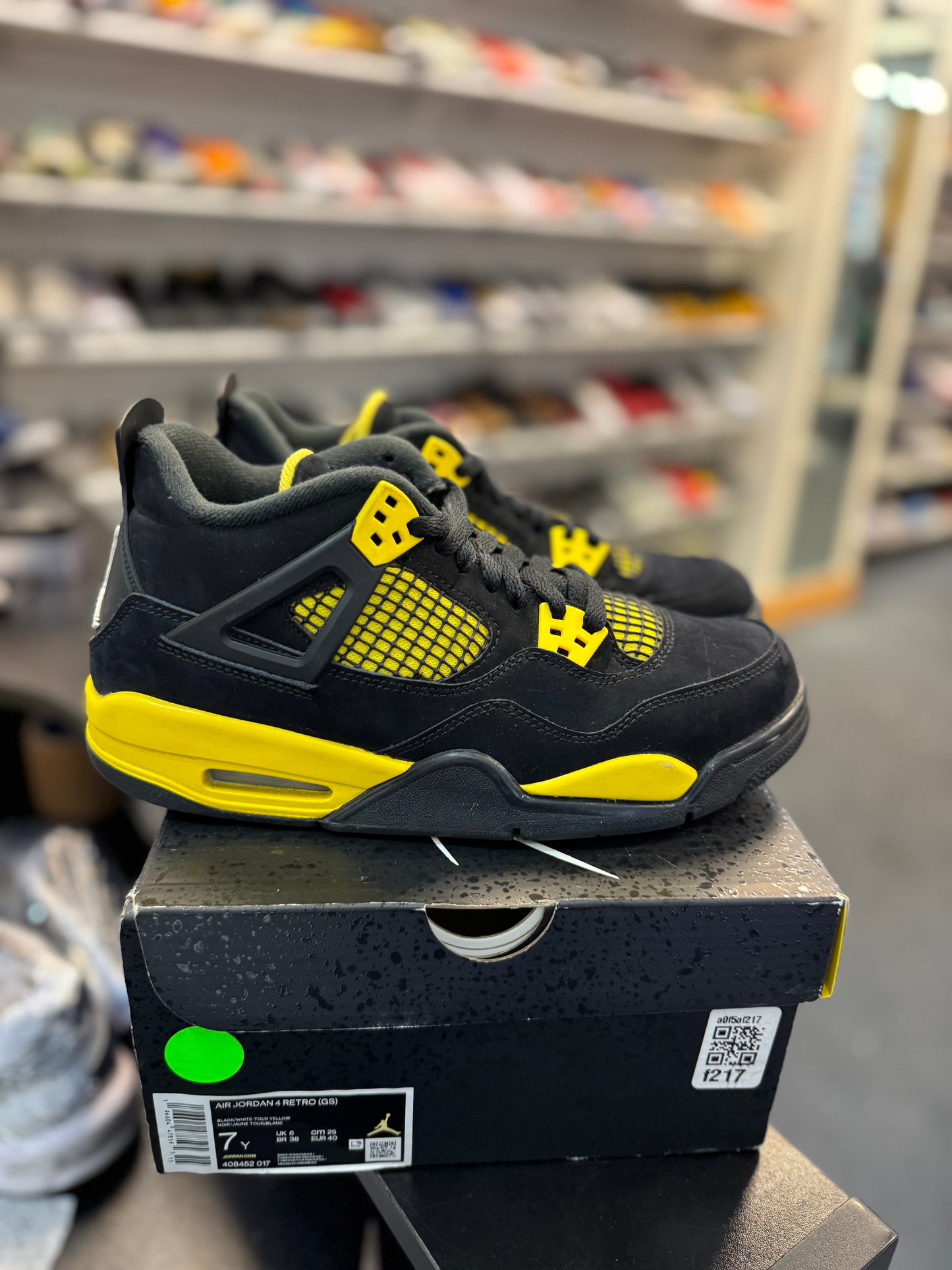 *USED* Jordan 4 Retro Thunder (2023) (GS)