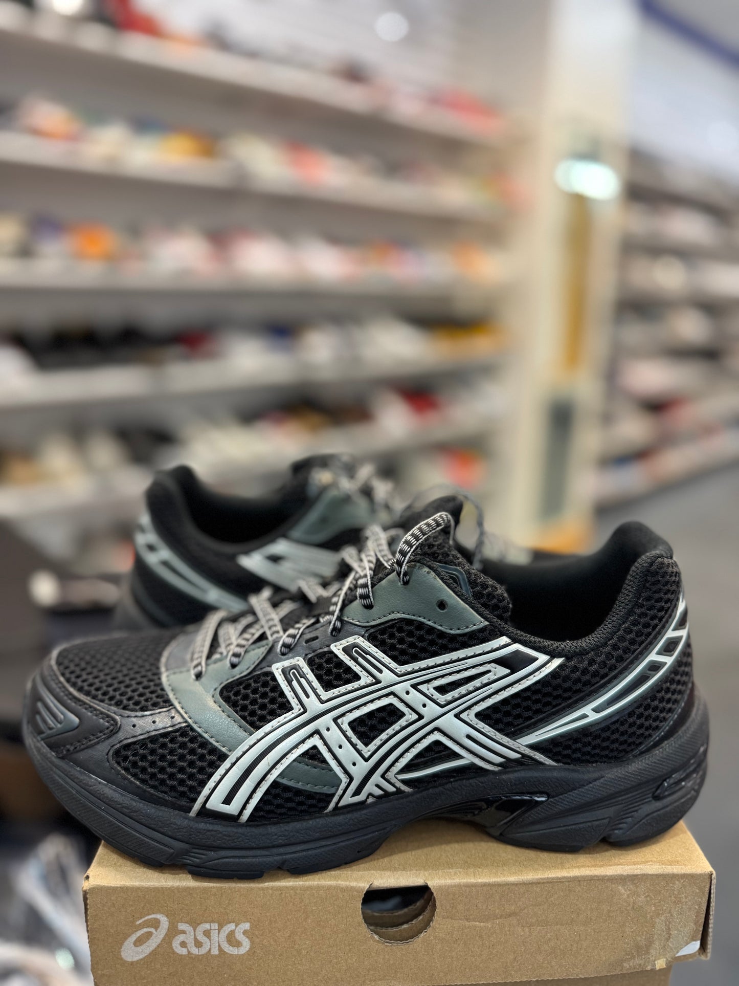 *USED* ASICS Gel-1130 Black Glacier Grey