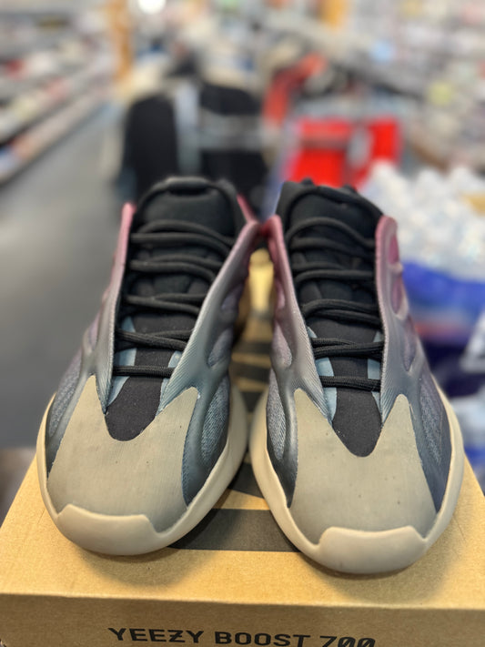 *USED* adidas Yeezy 700 V3 Fade Carbon