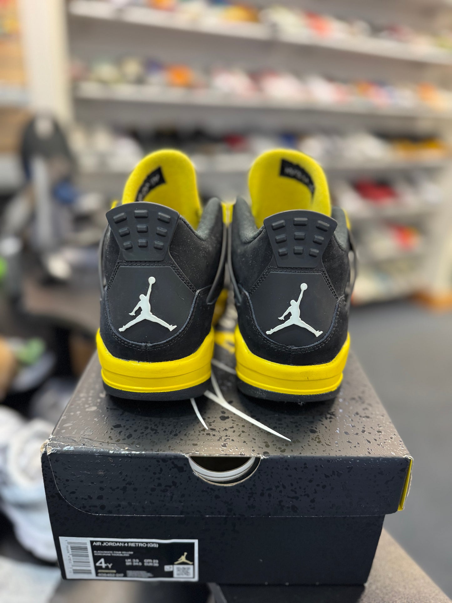*USED* Jordan 4 Retro Thunder (2023) (GS)