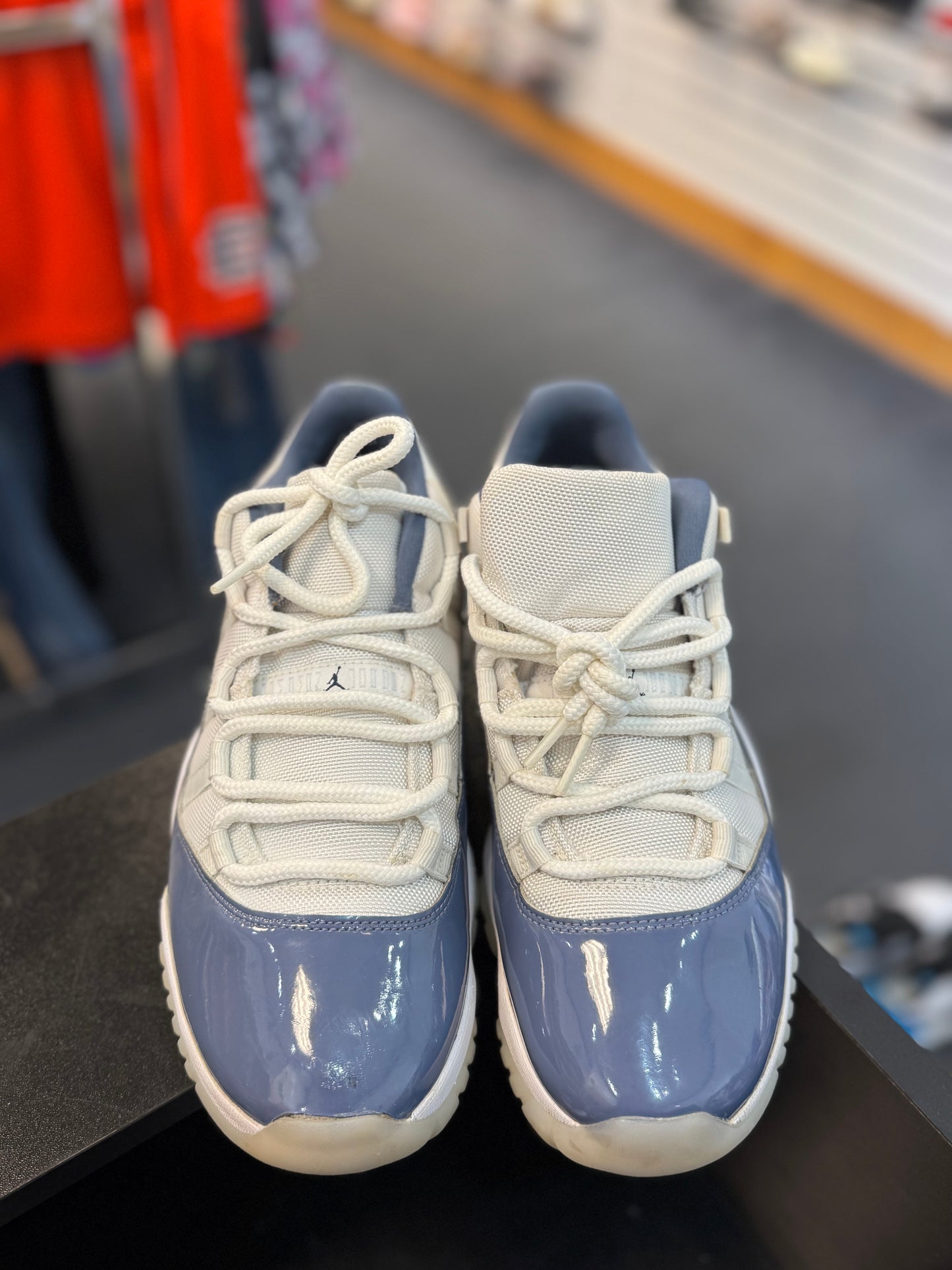 *USED* Jordan 11 Retro Diffused Blue