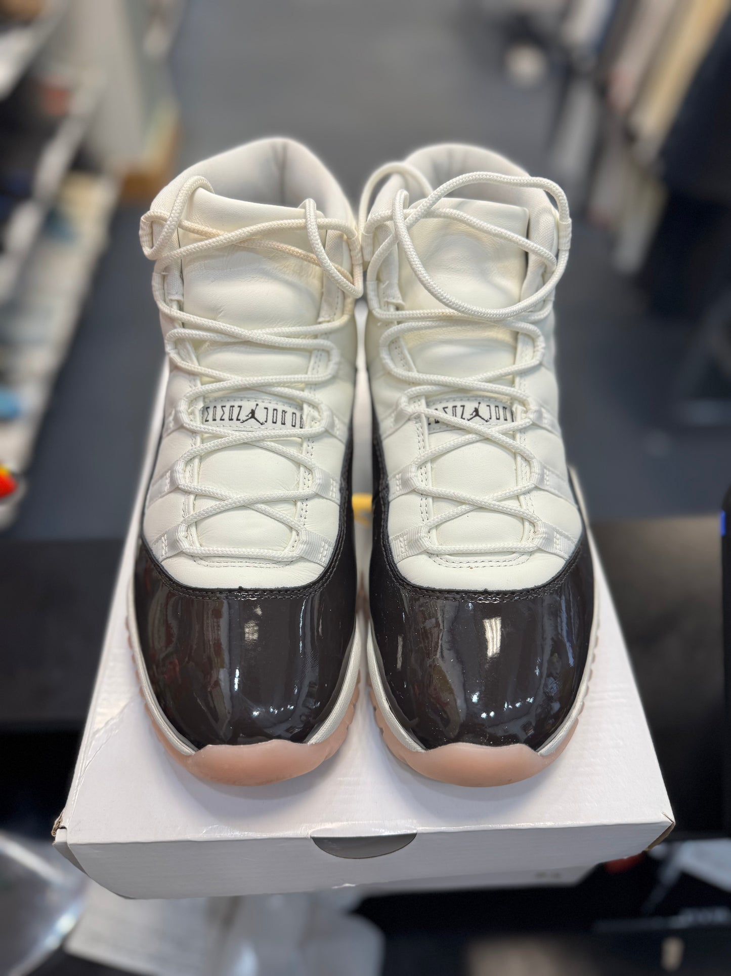 *USED* Jordan 11 Retro Neapolitan