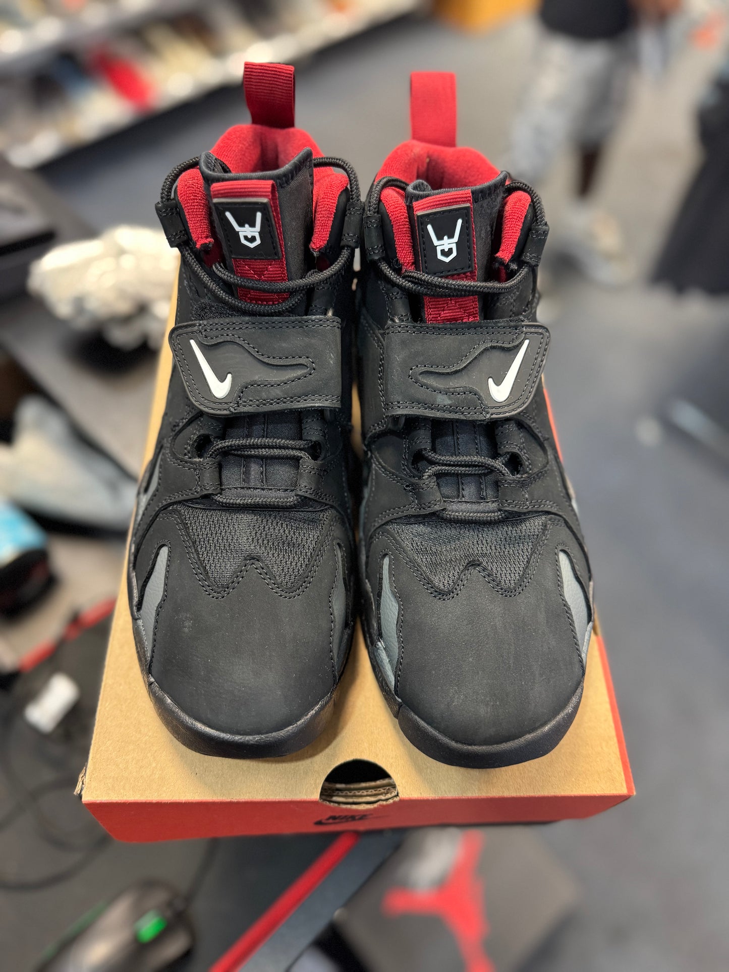 *USED* Nike Air DT’ Max ‘96 Falcons
