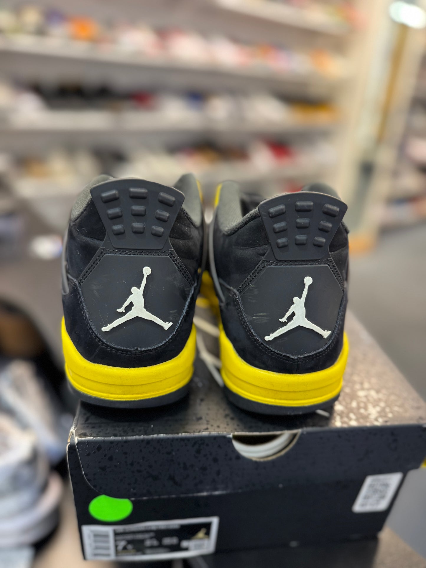 *USED* Jordan 4 Retro Thunder (2023) (GS)