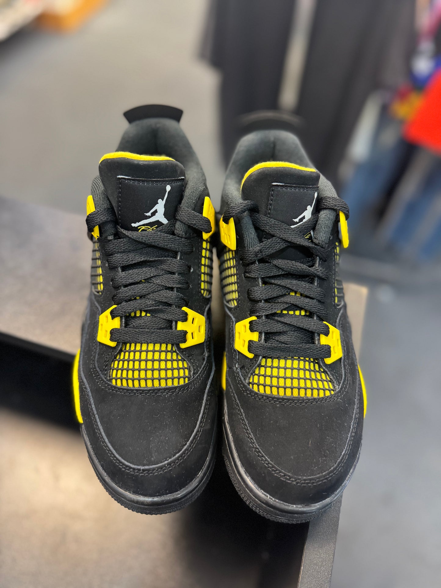 *USED* Jordan 4 Retro Thunder (2023)(GS)