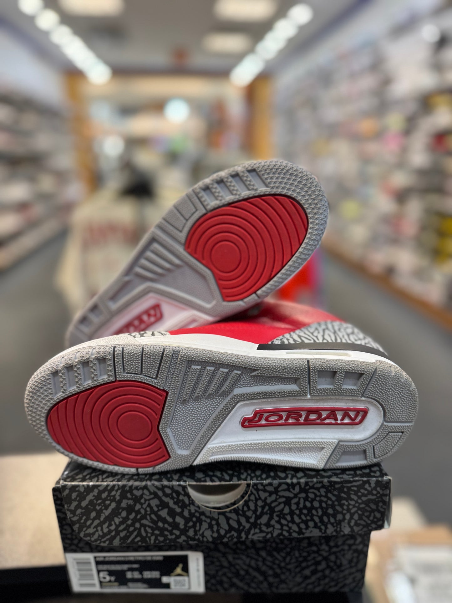 *USED* Jordan 3 Retro SE Fire Red (GS)