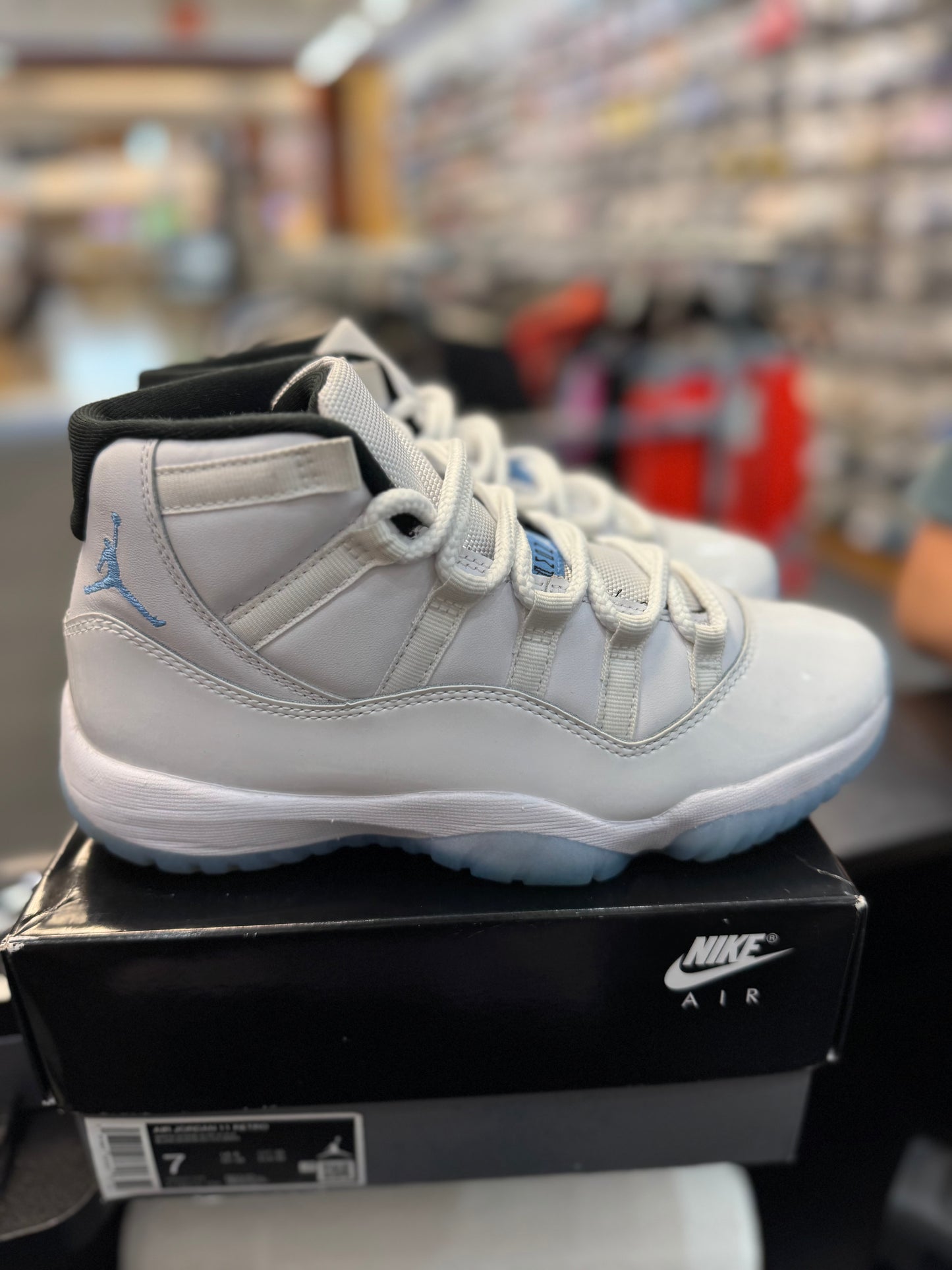 *USED* Jordan 11 Retro Legend Blue (2024)