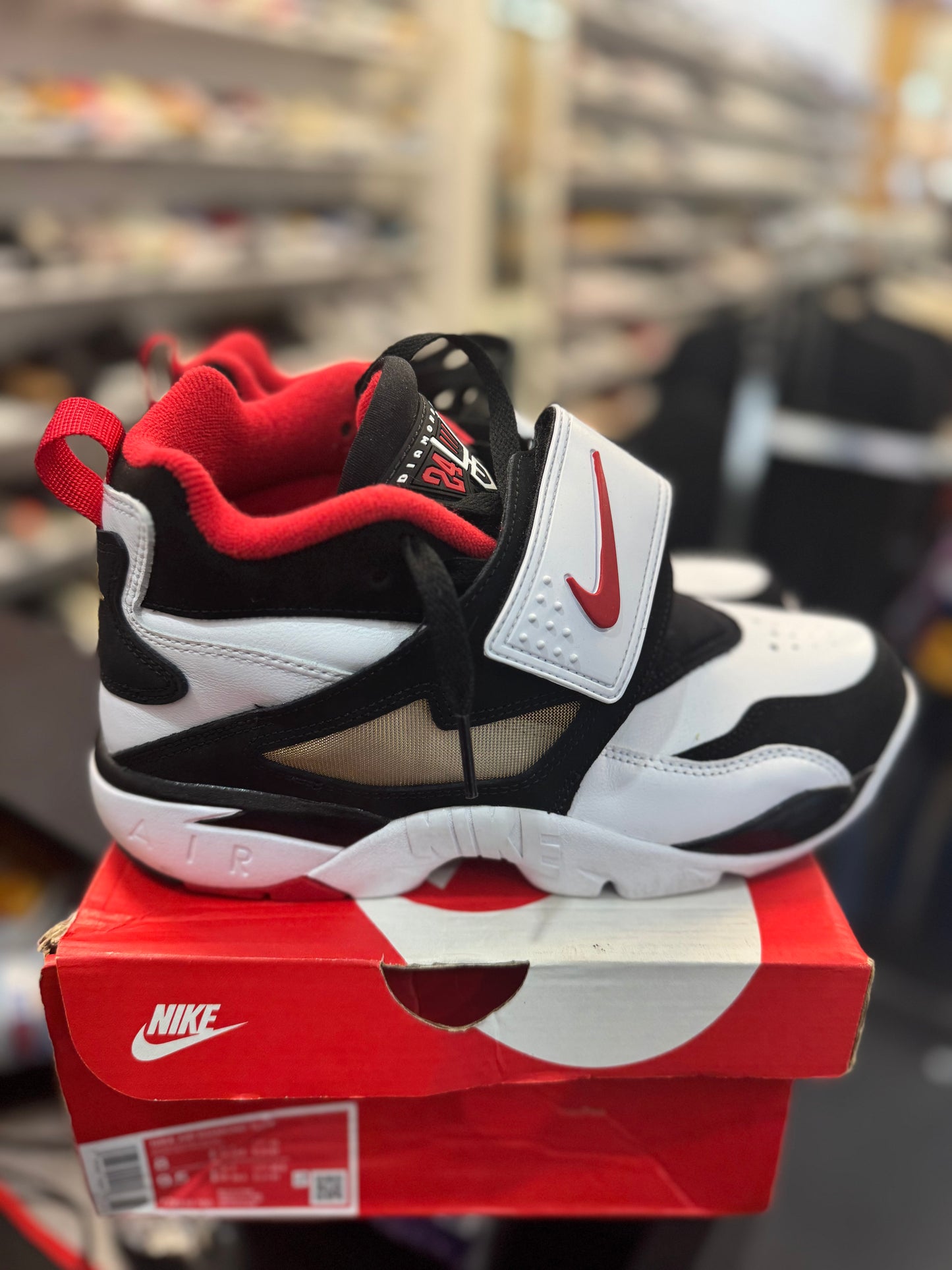*USED* Nike Air Diamond Turf 49ers (2025)