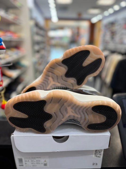*USED* Jordan 11 Retro Neapolitan