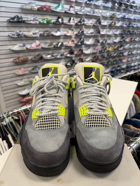 *USED* Jordan 4 Retro SE 95 Neon