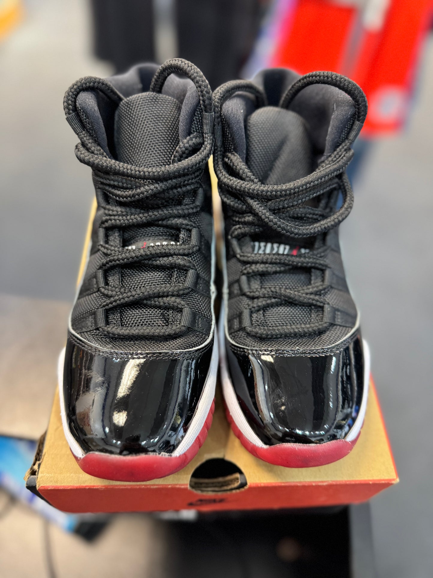 *USED* Jordan 11 Retro Playoffs Bred (2019) (GS)