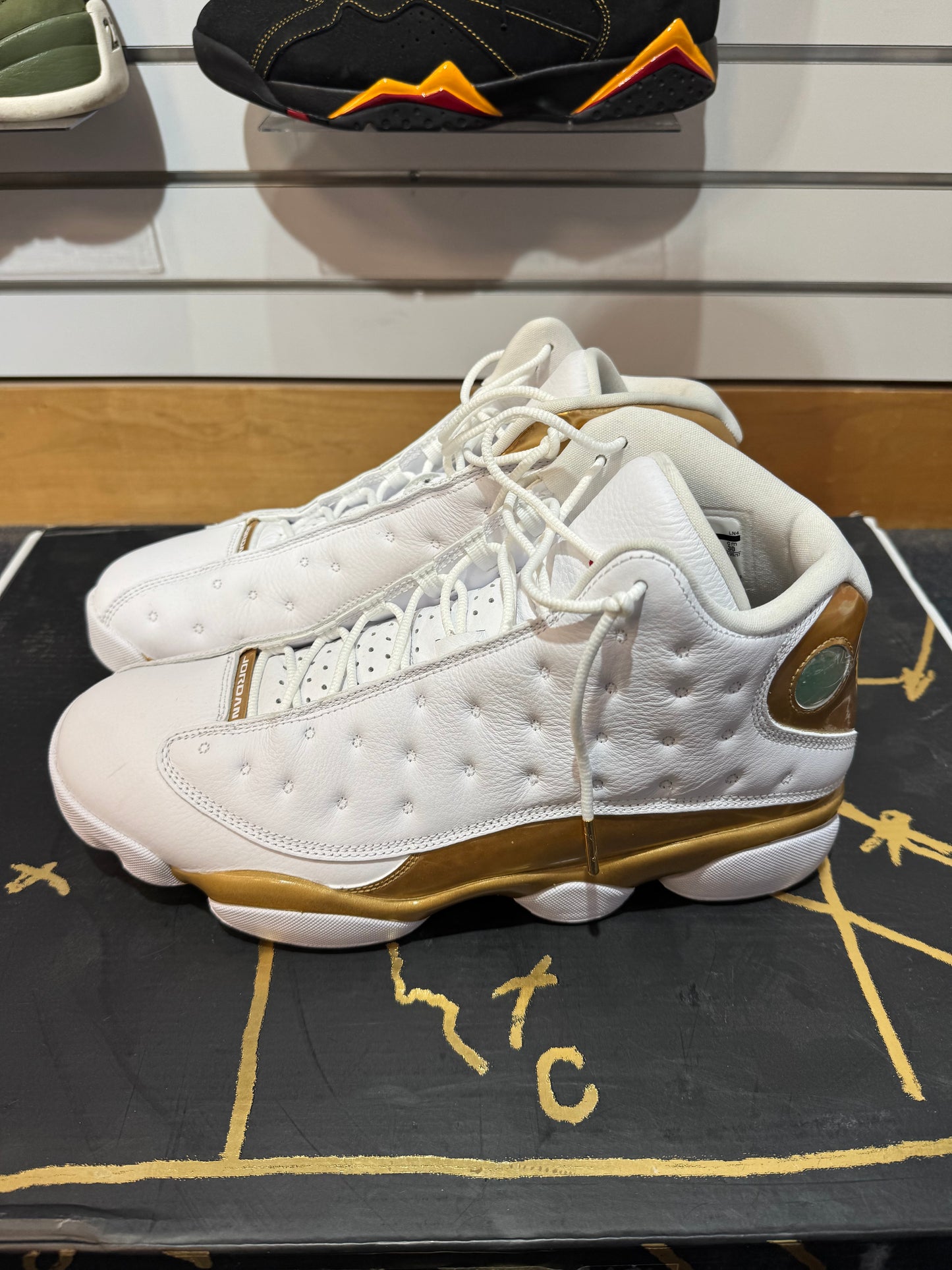 *USED* Jordan Defining Moments Pack Last Shot
