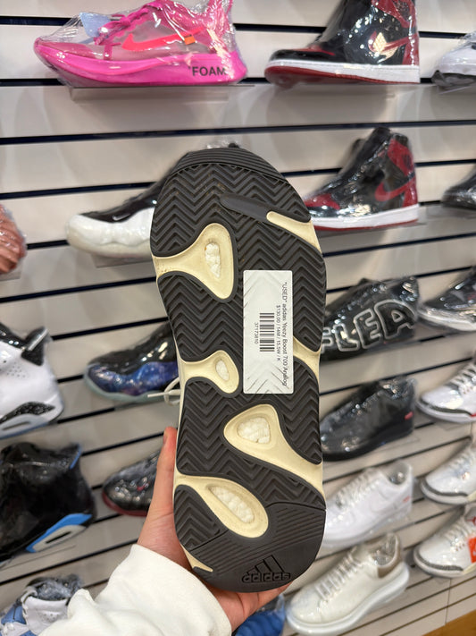 *USED* adidas Yeezy Boost 700 Analog