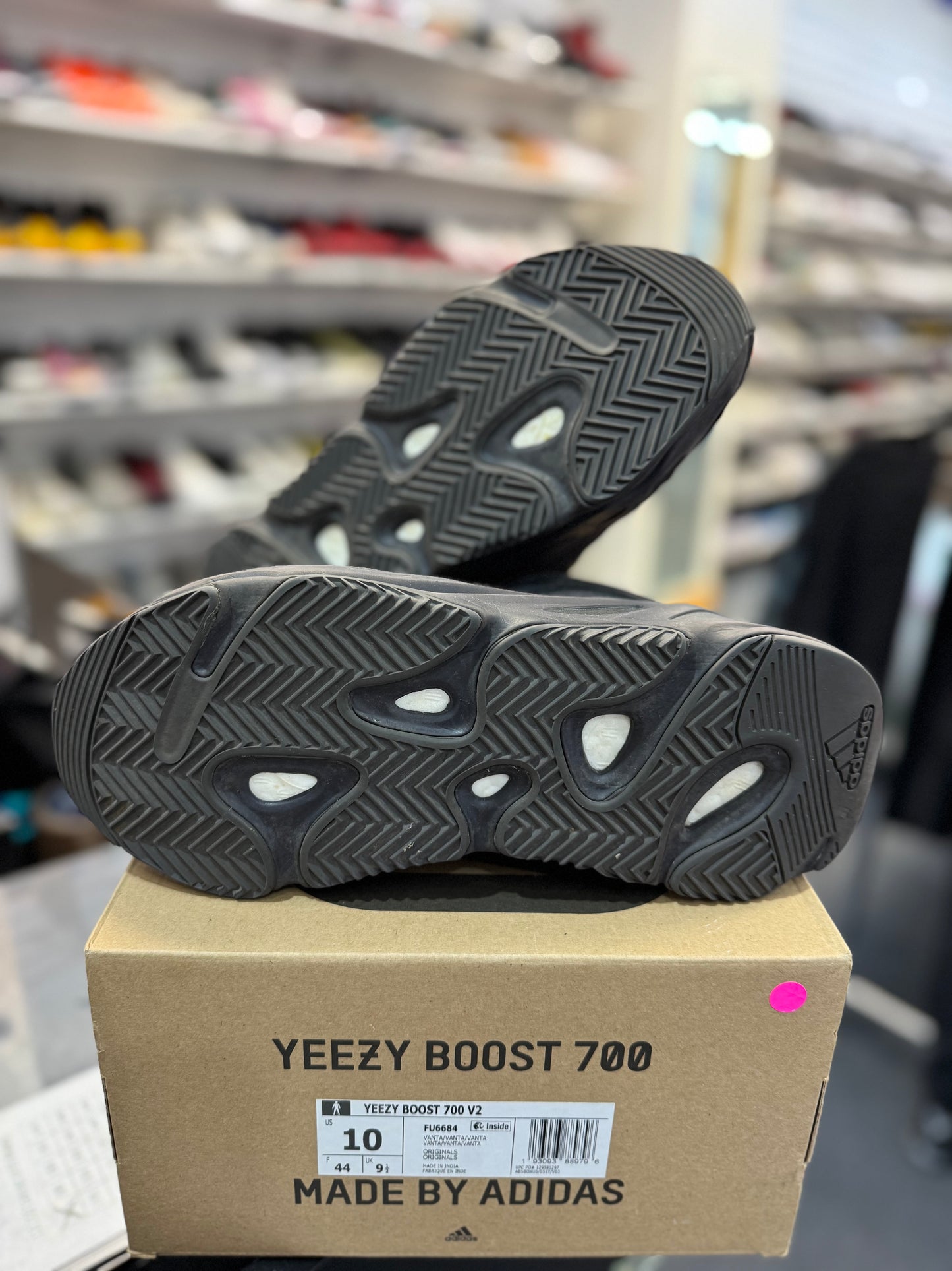 *USED* adidas Yeezy Boost 700 V2 Vanta