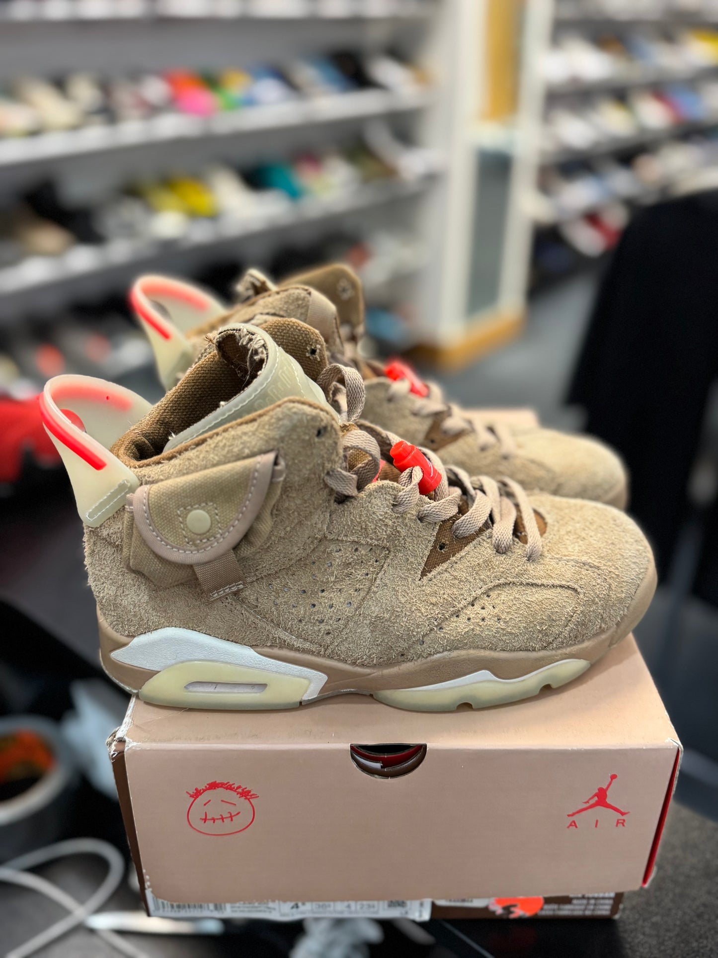 *USED* Jordan 6 Retro Travis Scott British Khaki