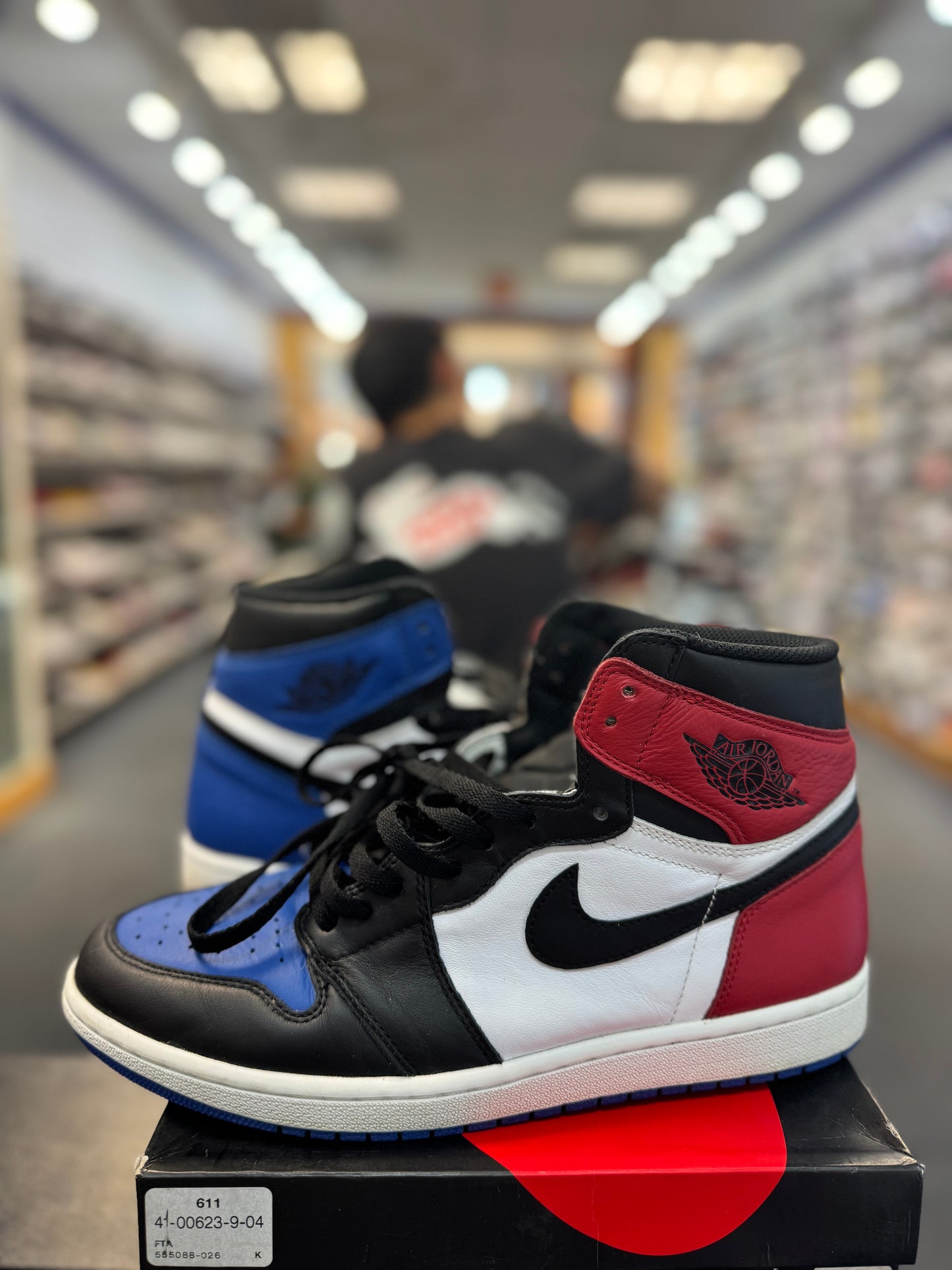 *USED* Jordan 1 Retro Top 3