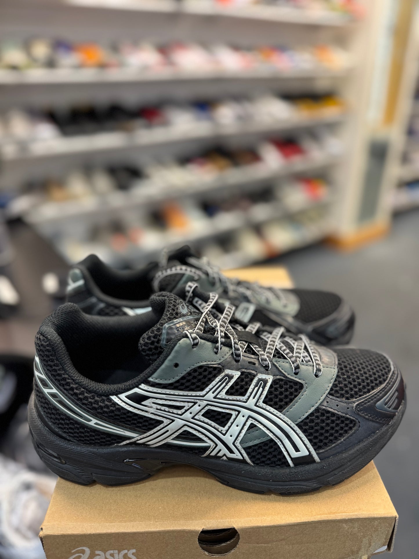 *USED* ASICS Gel-1130 Black Glacier Grey