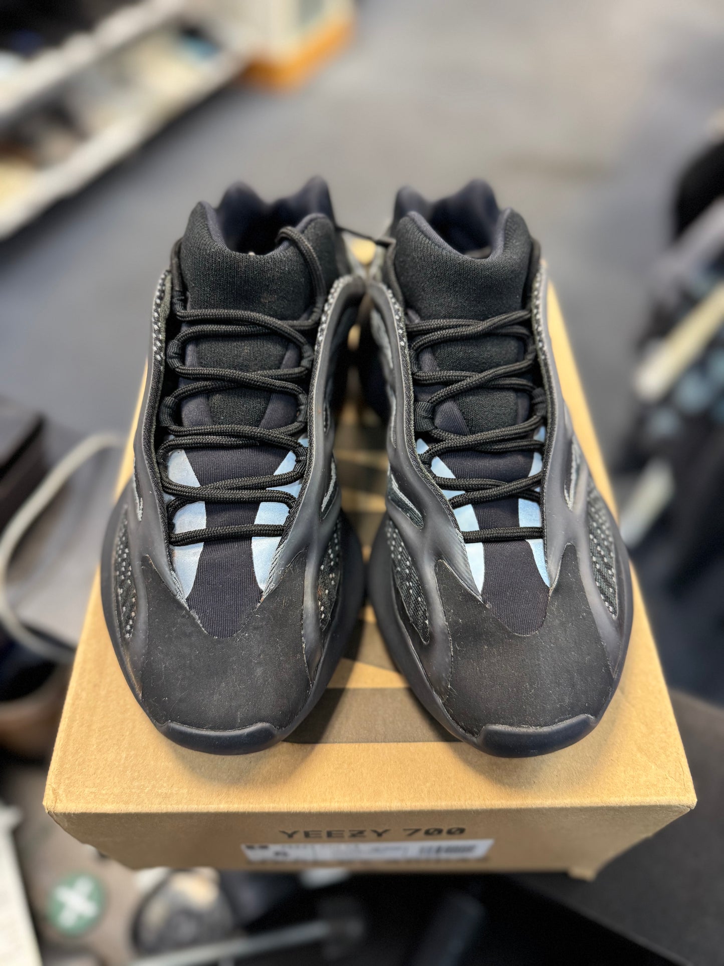 *USED* adidas Yeezy 700 V3 Alvah