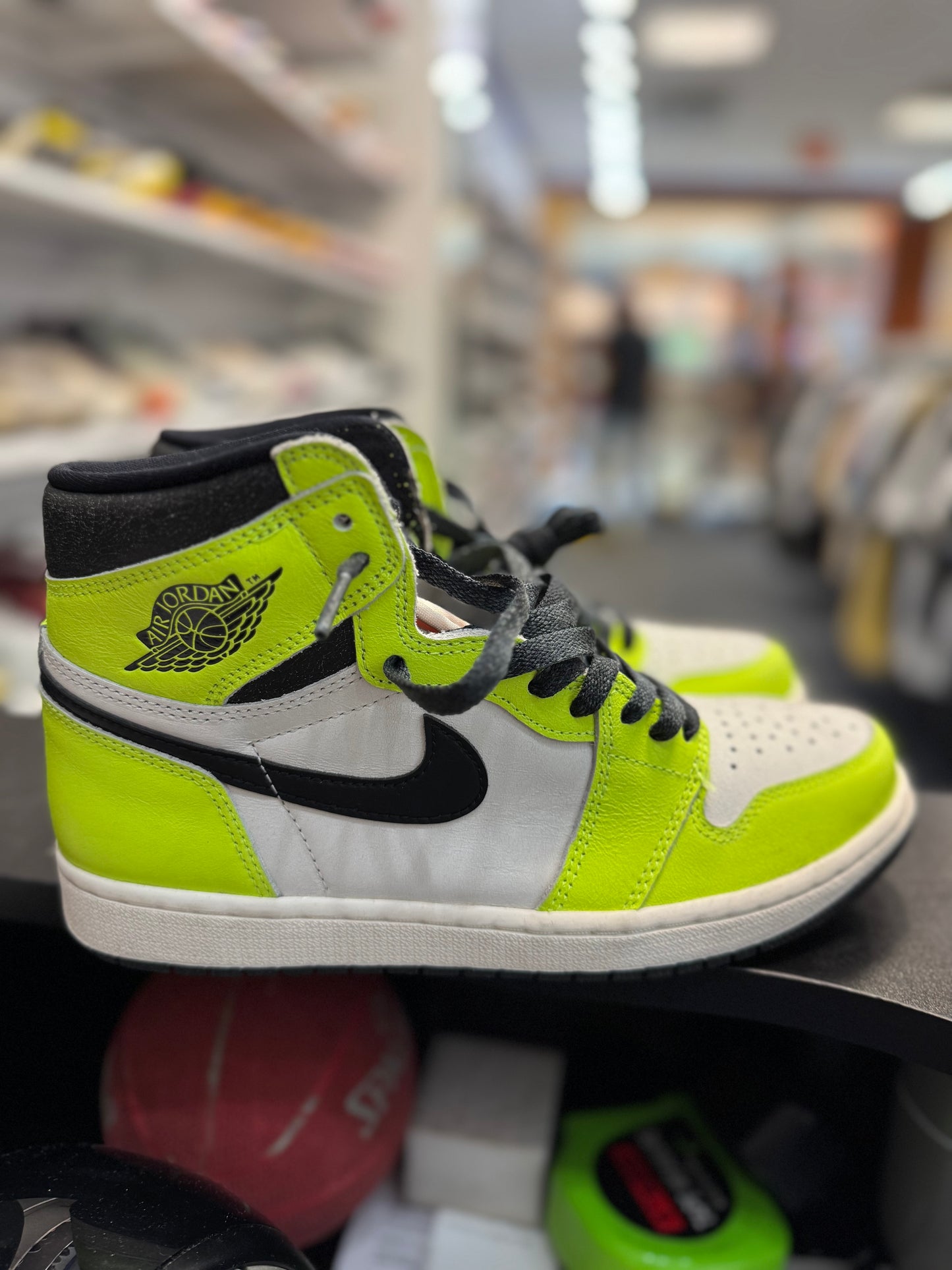 *USED* Jordan 1 Retro High OG Visionaire
