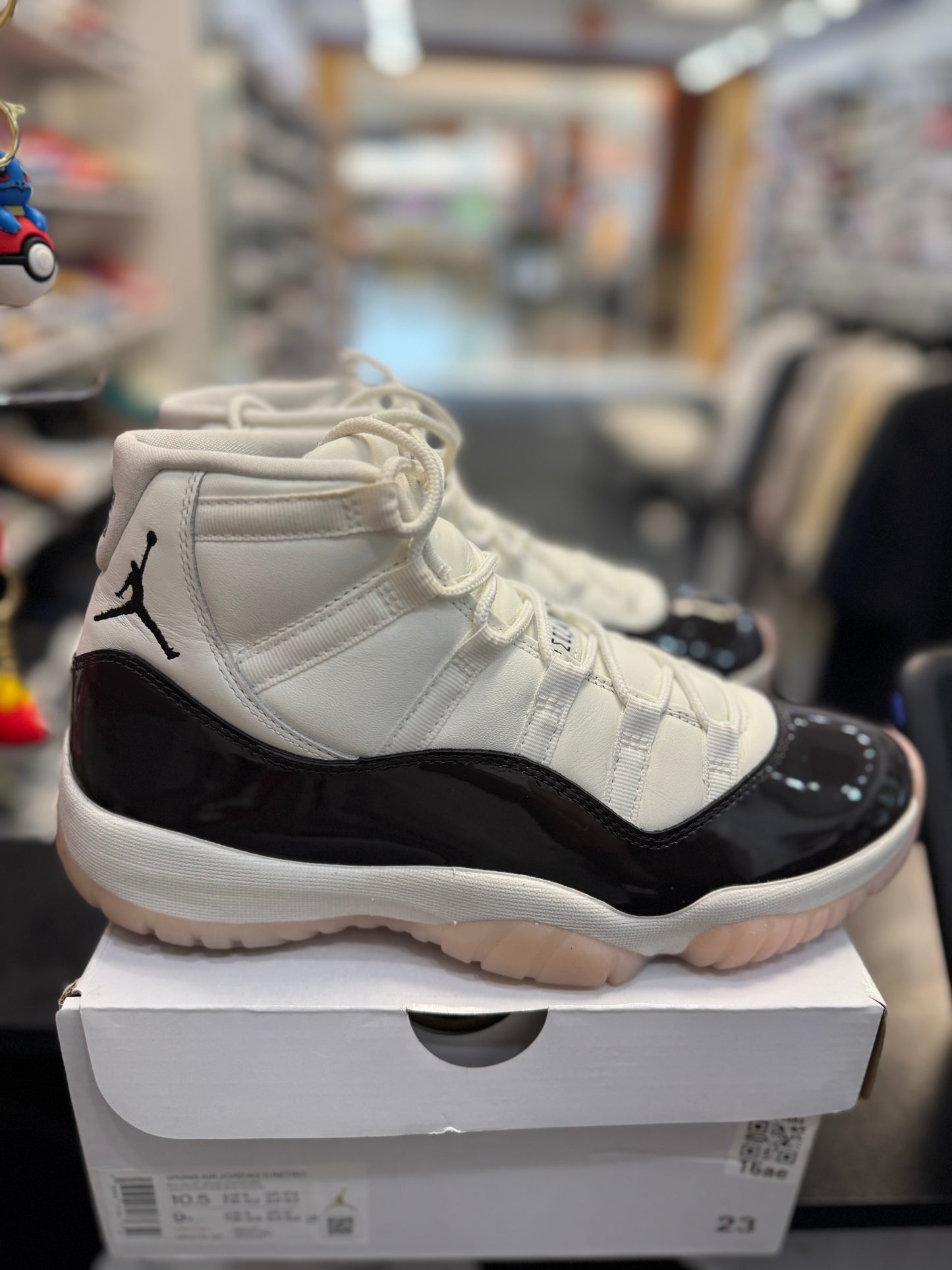 *USED* Jordan 11 Retro Neapolitan