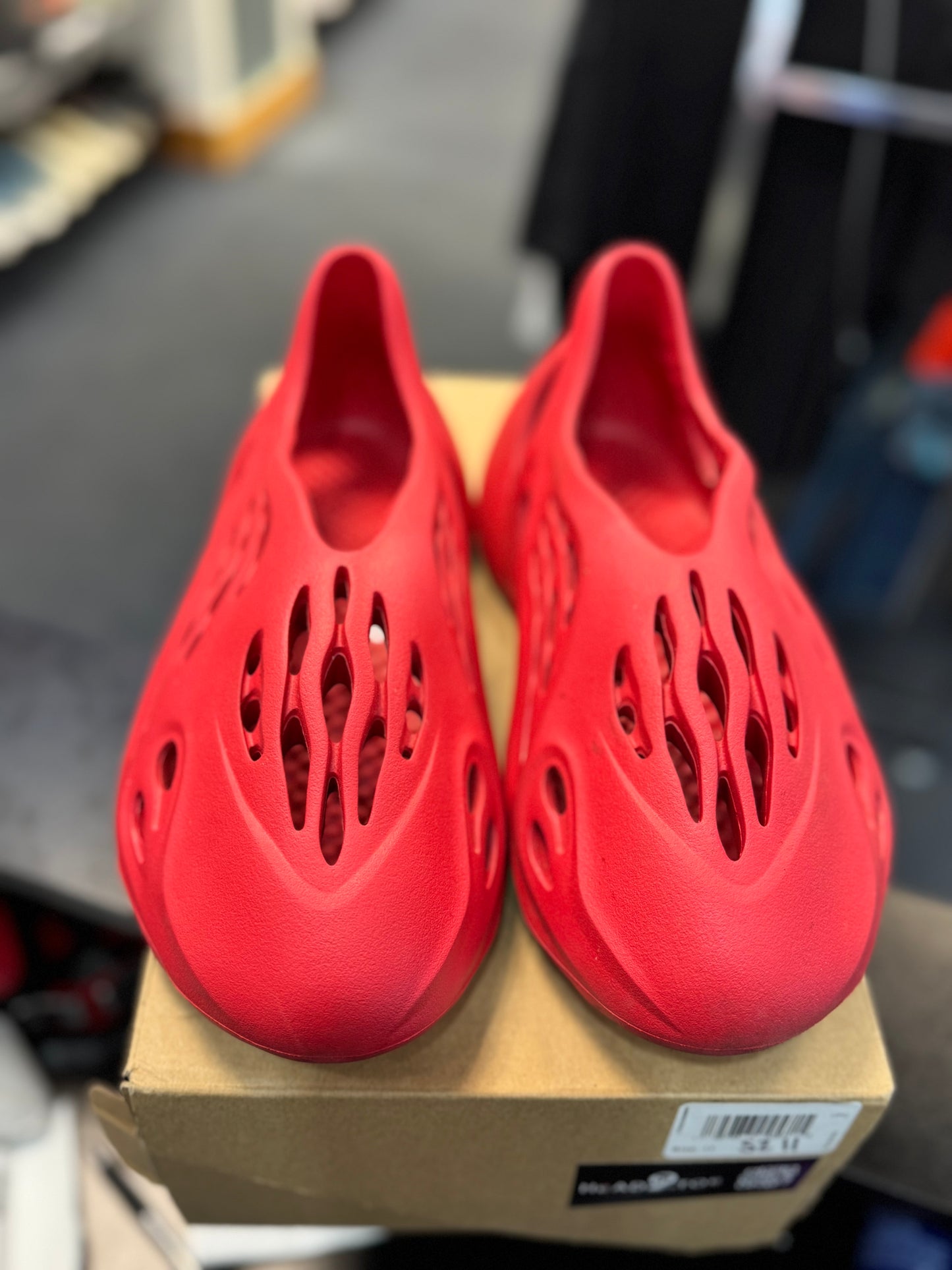 *USED* adidas Yeezy Foam RNNR Vermillion