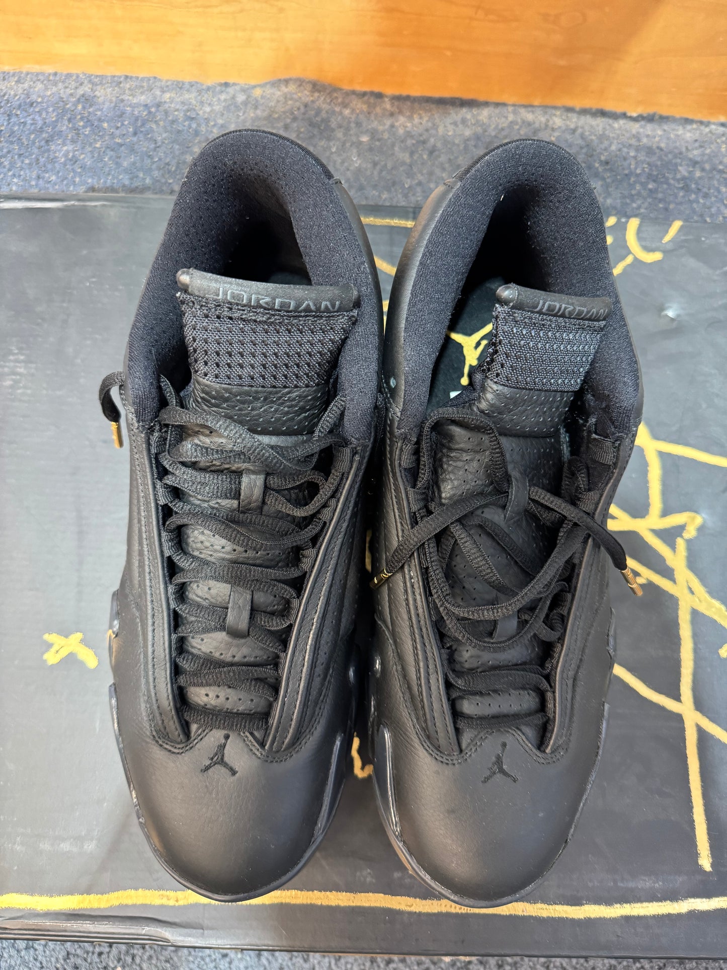 *USED* Jordan Defining Moments Pack Last Shot