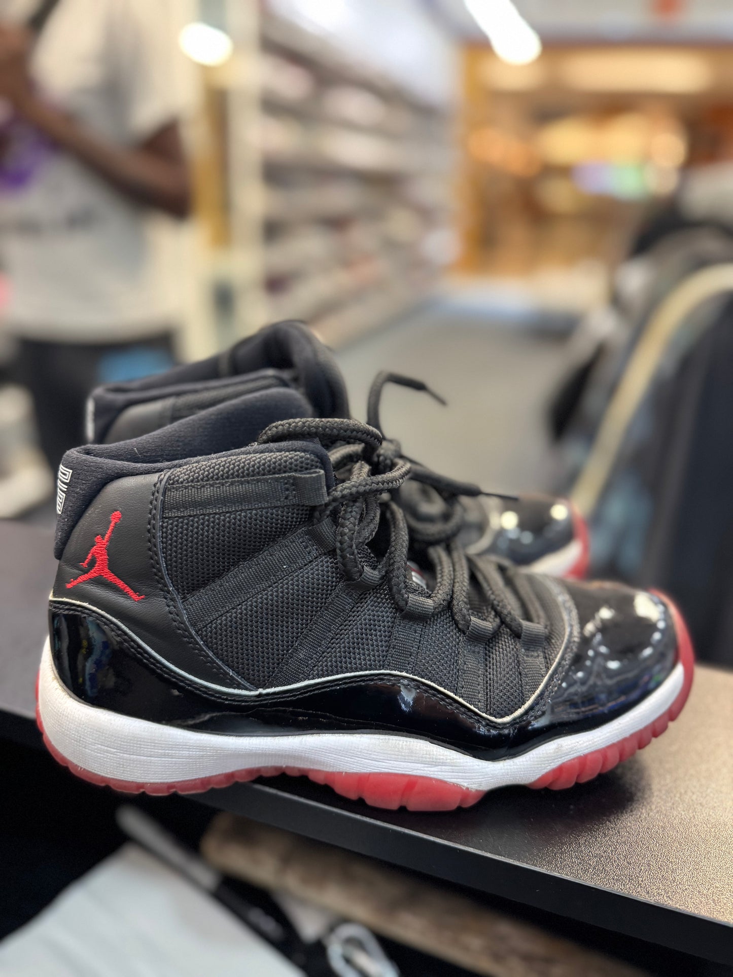 *USED* Jordan 11 Retro Playoffs Bred (2019) (GS)