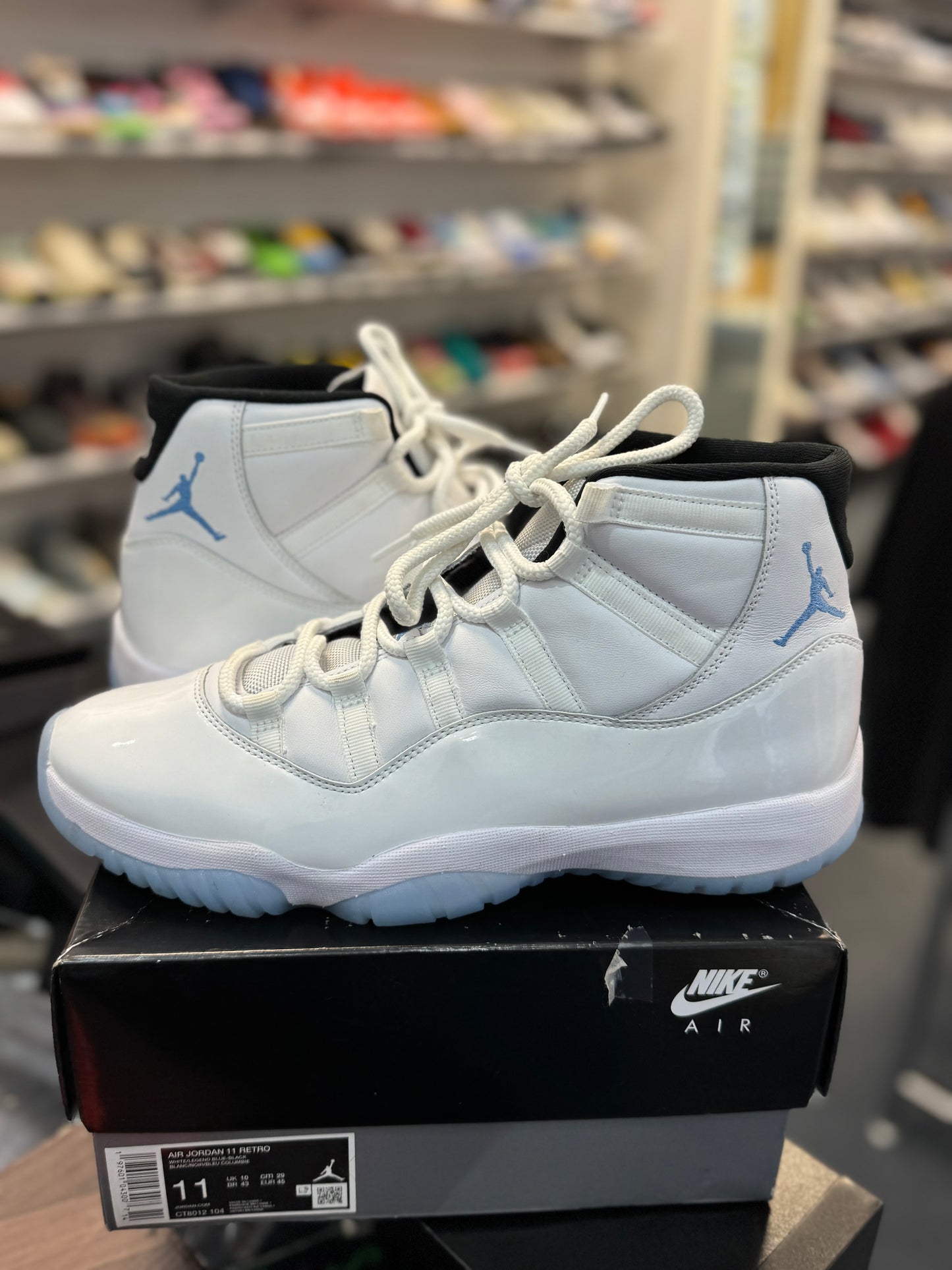 *USED* Jordan 11 Retro Legend Blue (2024)