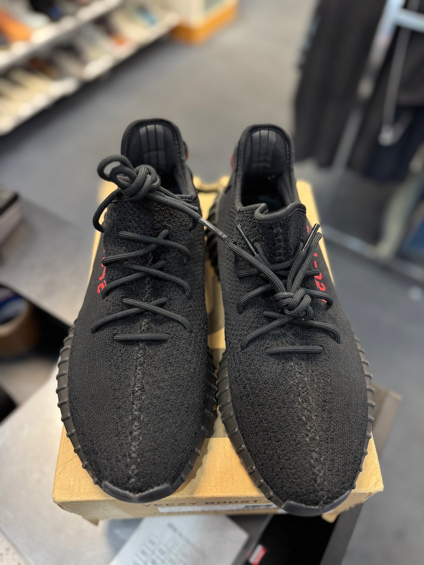 *USED* adidas Yeezy Boost 350 V2 Black Red