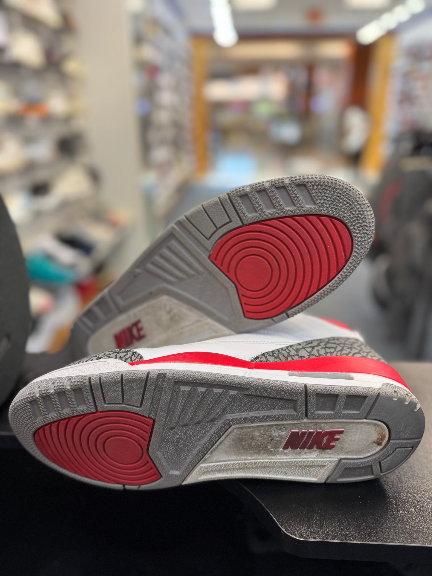 *USED* Jordan 3 Retro Fire Red (2022)