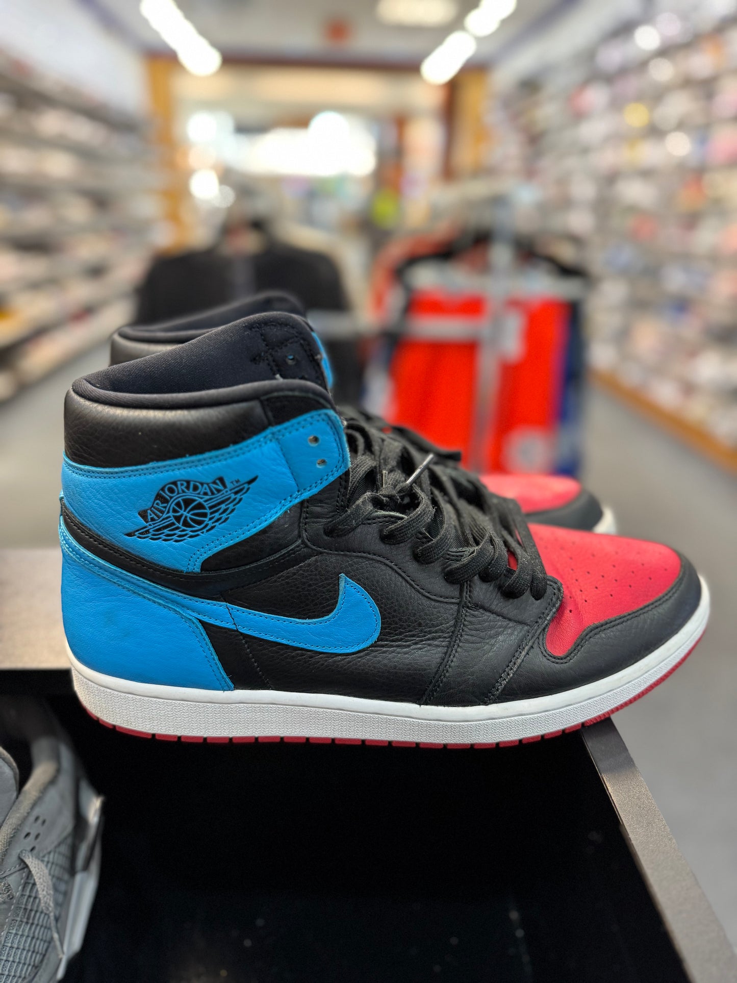*USED* Jordan 1 Retro High NC to Chi