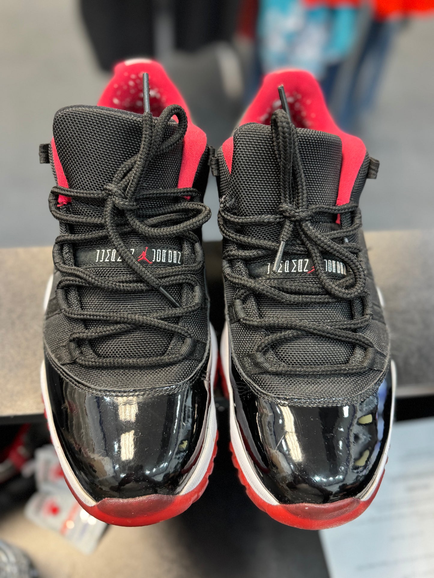 *USED* Jordan 11 Retro Low Bred (2015)
