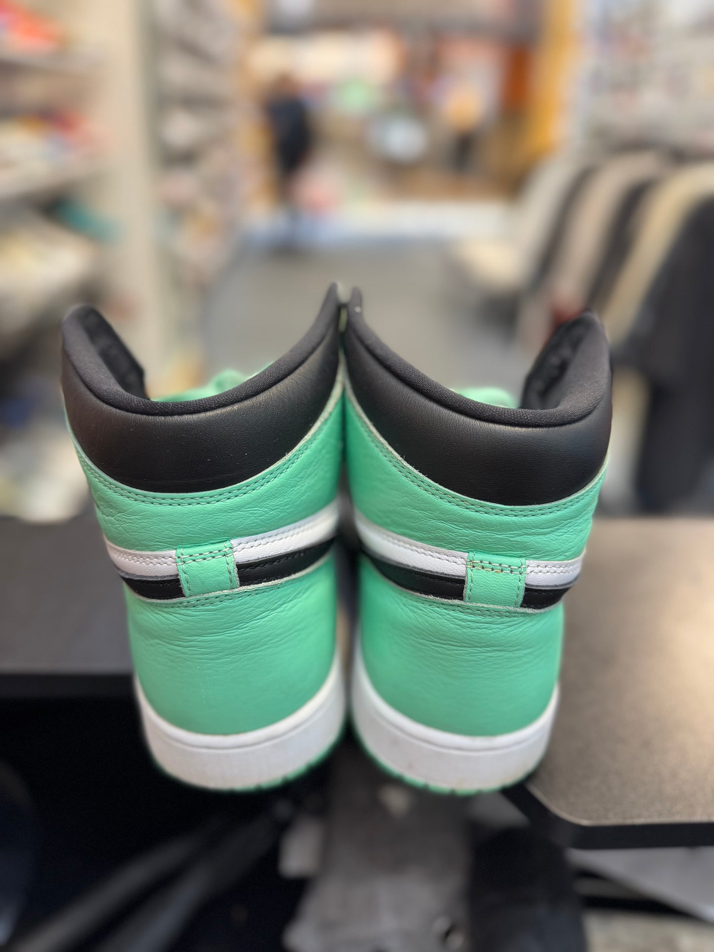 *USED* Jordan 1 Retro High OG Green Glow