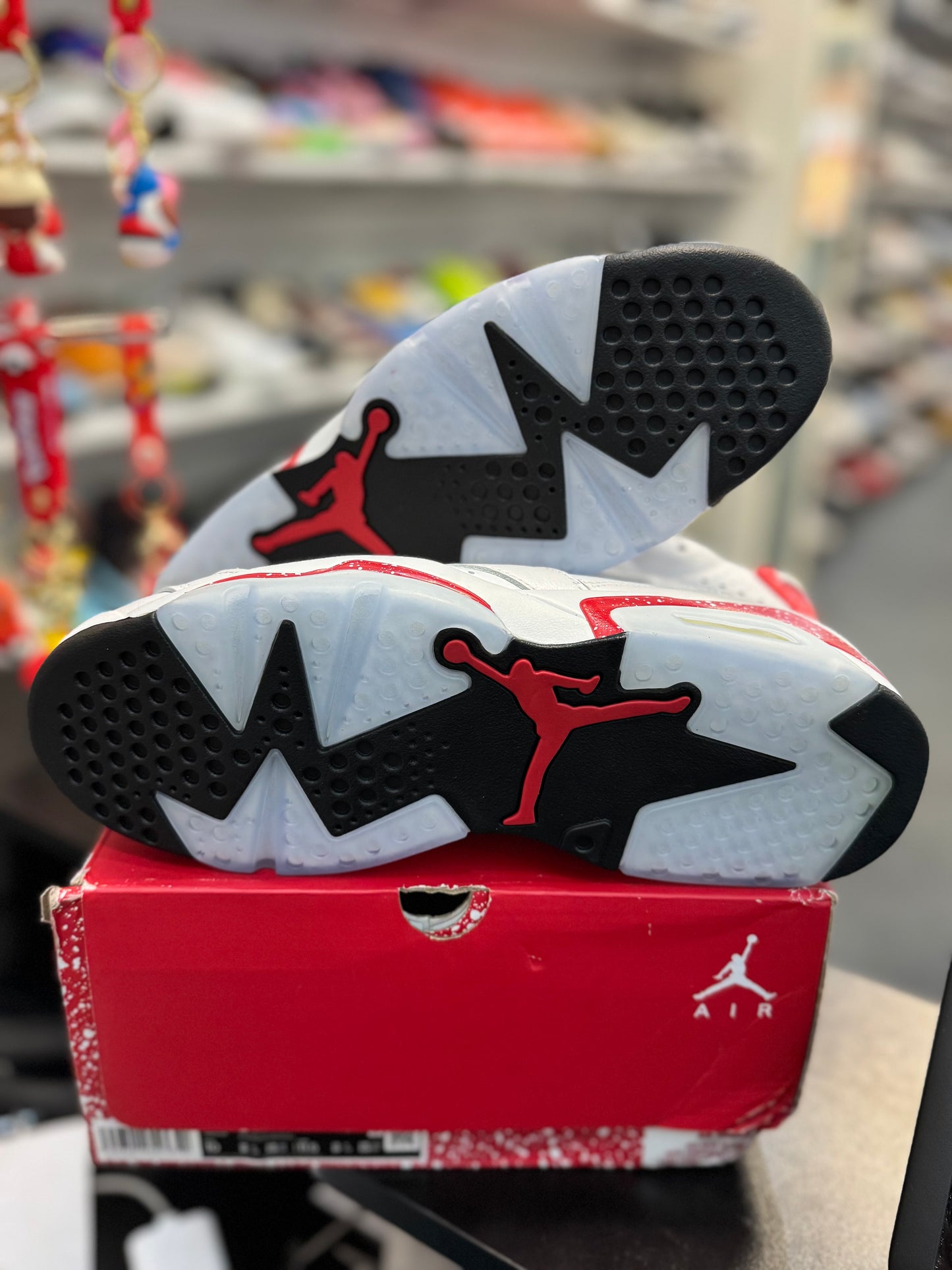 *USED* Jordan 6 Retro Red Oreo