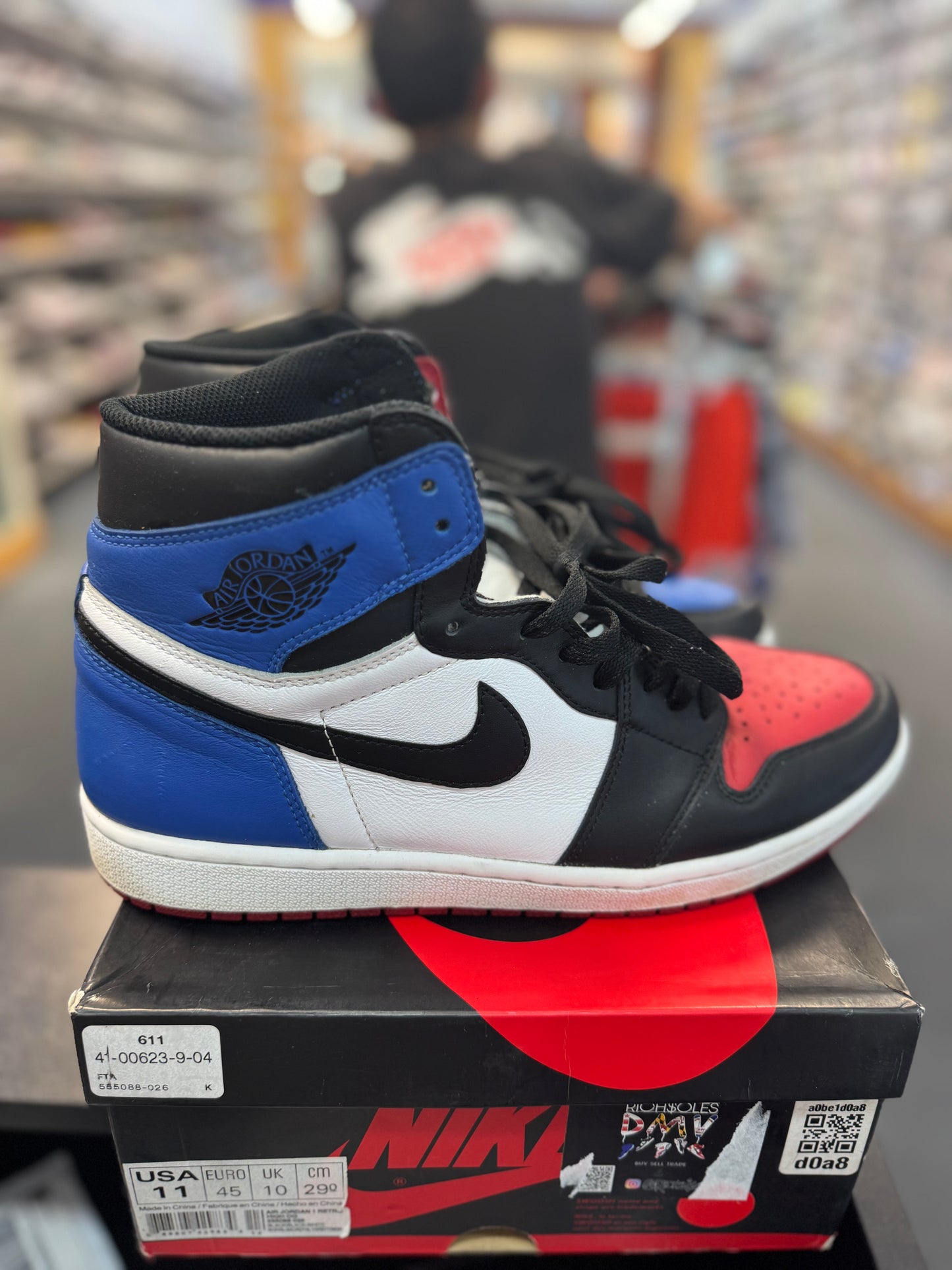 *USED* Jordan 1 Retro Top 3