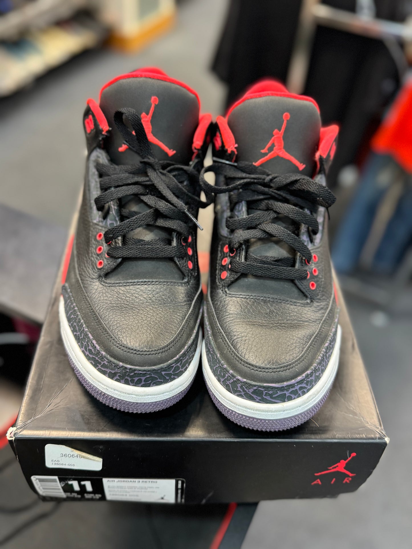 *USED* Jordan 3 Retro Crimson
