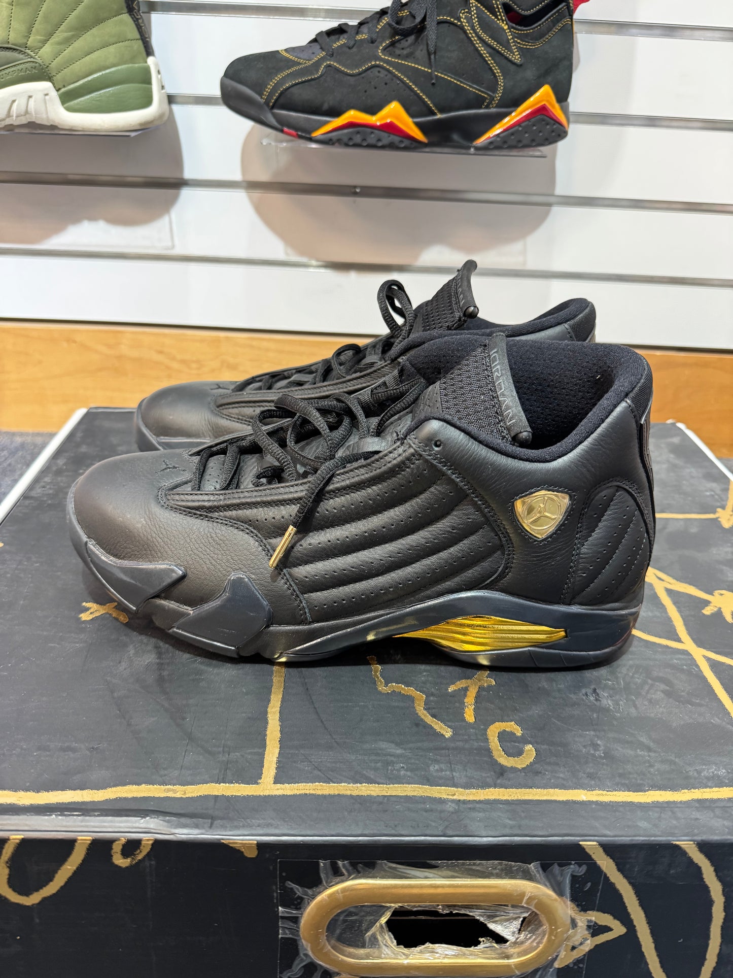 *USED* Jordan Defining Moments Pack Last Shot