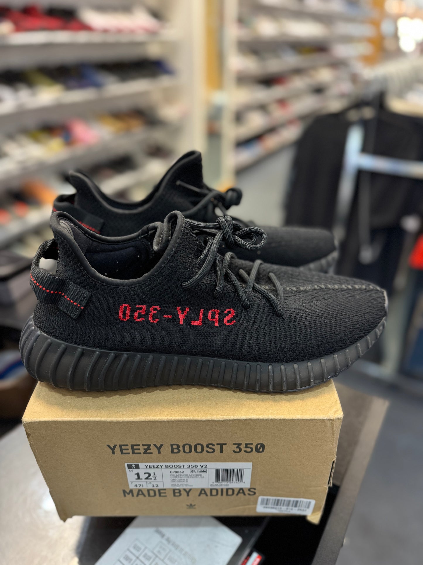 *USED* adidas Yeezy Boost 350 V2 Black Red