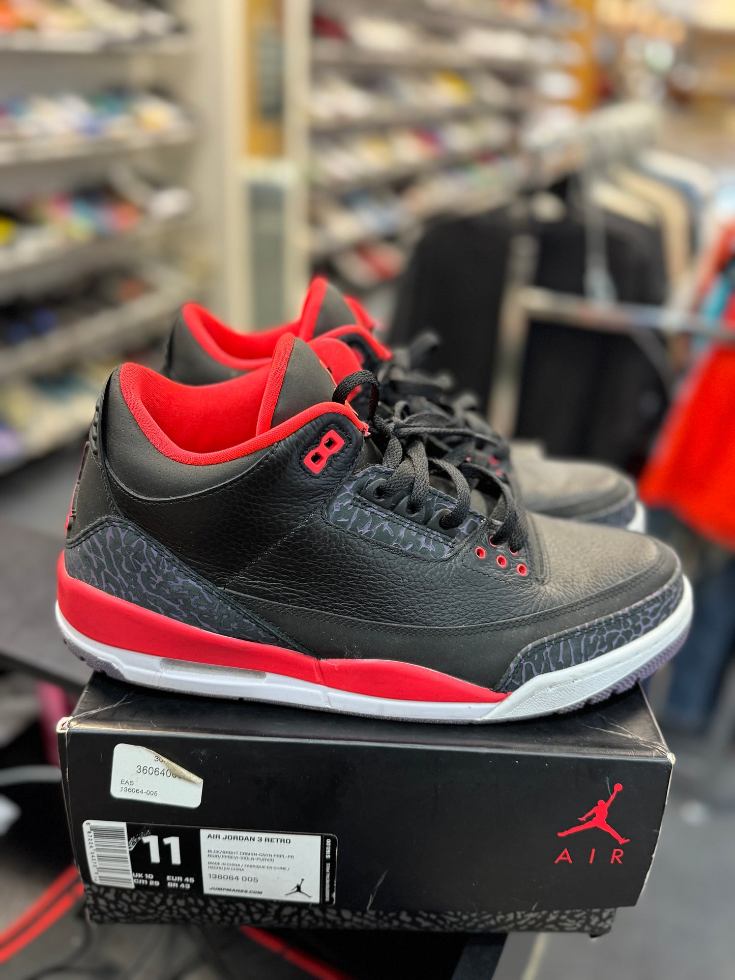 *USED* Jordan 3 Retro Crimson