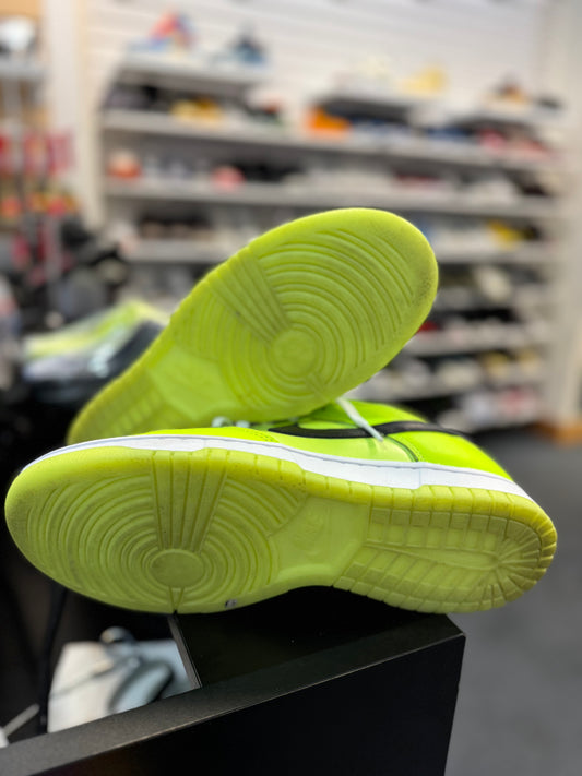 *USED* Nike Dunk Low SE Splash Volt