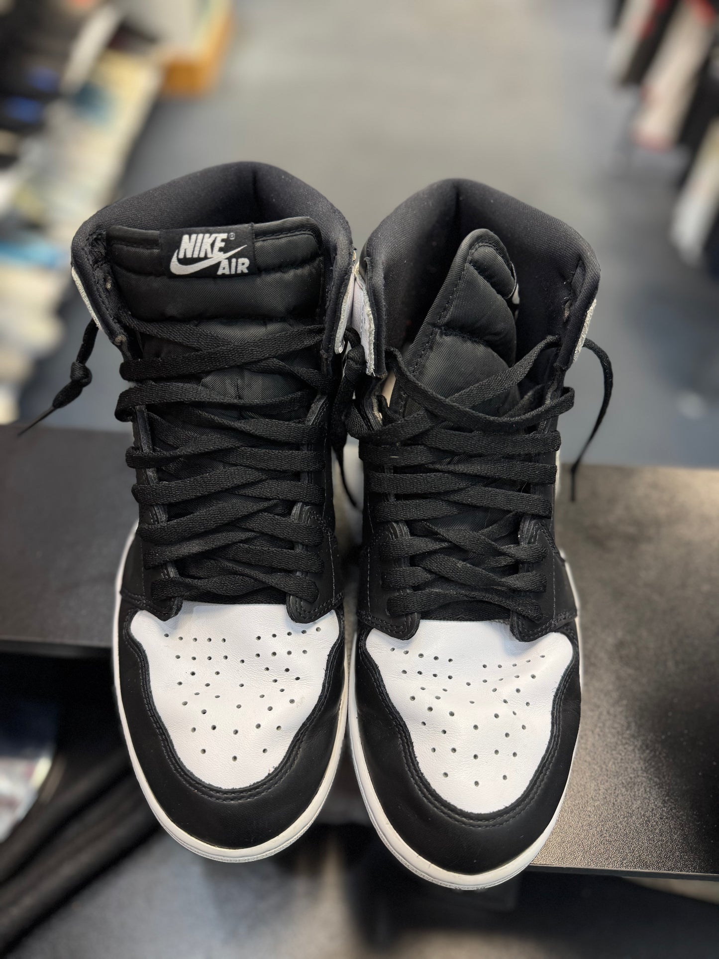 *USED* Jordan 1 Retro High OG Black White
